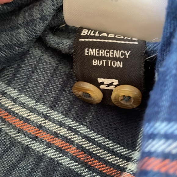 Billabong button up - Picture 4 of 4